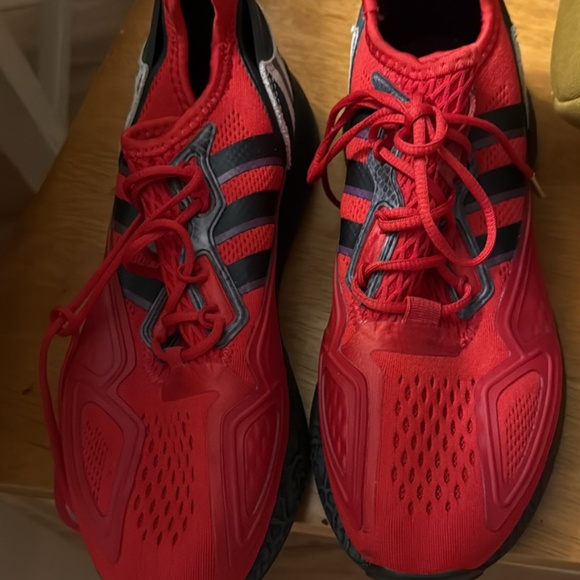 Adidas red women’s sneakers - Picture 1 of 3